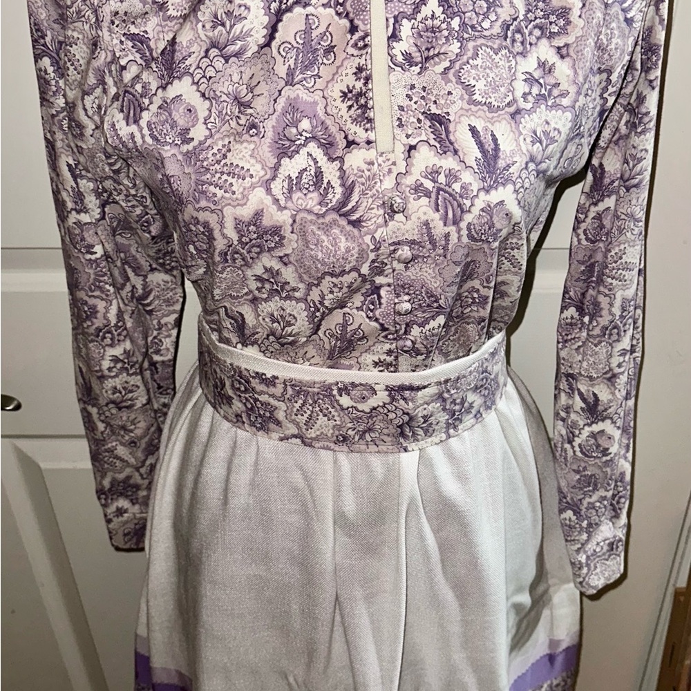 Vintage 1970’s Elegant Purple Floral Women's skirt - Picture 4 of 15